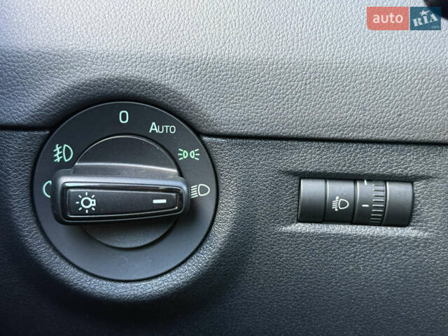 Сірий Шкода Октавія, об'ємом двигуна 1.6 л та пробігом 230 тис. км за 10999 $, фото 44 на Automoto.ua