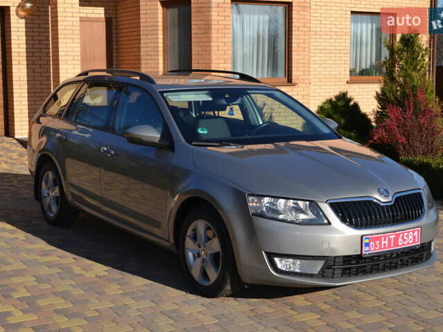 Серый Шкода Октавия, объемом двигателя 2 л и пробегом 228 тыс. км за 12500 $, фото 4 на Automoto.ua