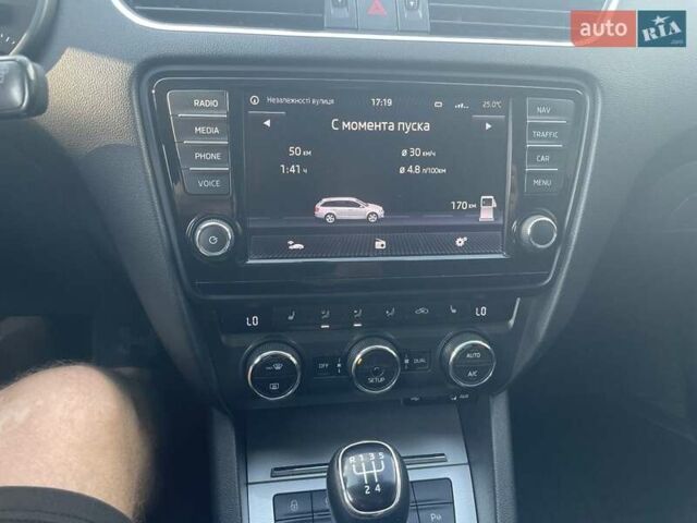 Сірий Шкода Октавія, об'ємом двигуна 1.6 л та пробігом 287 тис. км за 11200 $, фото 9 на Automoto.ua