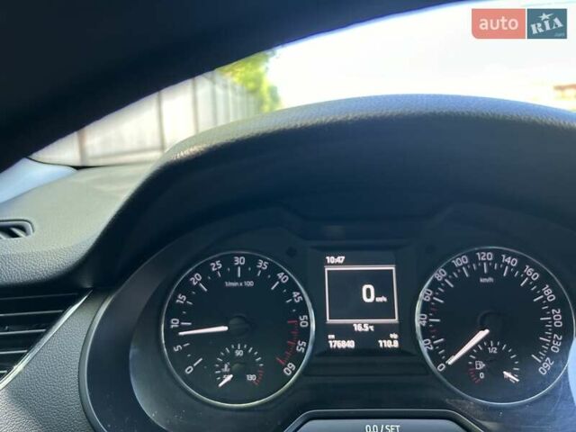 Сірий Шкода Октавія, об'ємом двигуна 1.6 л та пробігом 176 тис. км за 11000 $, фото 2 на Automoto.ua