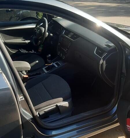 Шкода Октавия 2014 в Львове на Automoto.ua Серый Шкода Октавия, объемом двигателя 1.6 л и пробегом 294 тыс. км за 11499 $, фото 13 на Automoto.ua