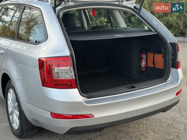 Сірий Шкода Октавія, об'ємом двигуна 1.6 л та пробігом 180 тис. км за 10399 $, фото 28 на Automoto.ua