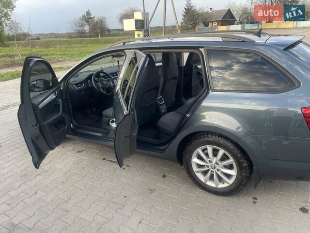 Серый Шкода Октавия, объемом двигателя 1.6 л и пробегом 217 тыс. км за 12000 $, фото 3 на Automoto.ua