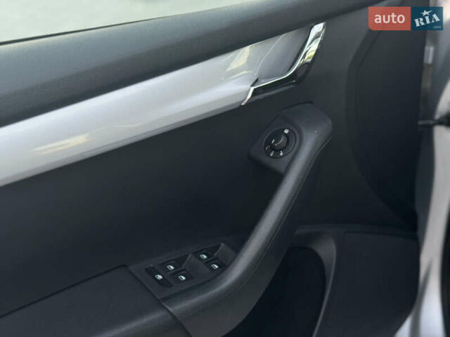 Серый Шкода Октавия, объемом двигателя 1.6 л и пробегом 281 тыс. км за 10499 $, фото 13 на Automoto.ua