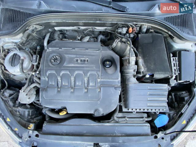 Сірий Шкода Октавія, об'ємом двигуна 2 л та пробігом 225 тис. км за 12200 $, фото 48 на Automoto.ua