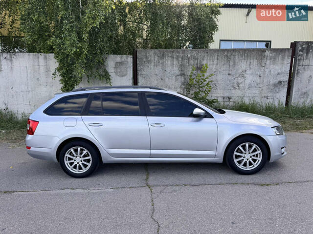 Серый Шкода Октавия, объемом двигателя 1.6 л и пробегом 260 тыс. км за 10000 $, фото 12 на Automoto.ua