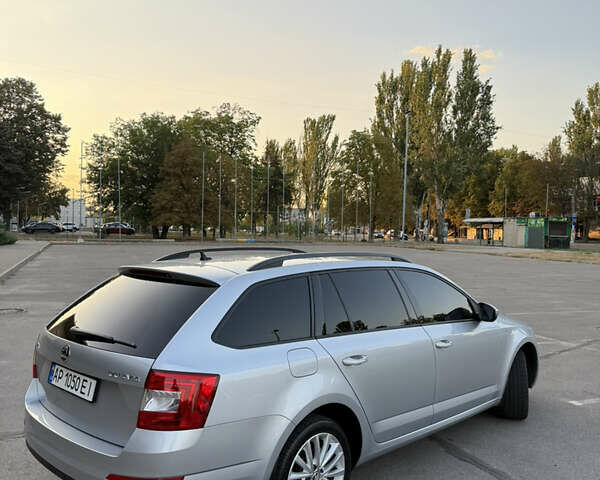 Серый Шкода Октавия, объемом двигателя 1.6 л и пробегом 348 тыс. км за 11700 $, фото 4 на Automoto.ua