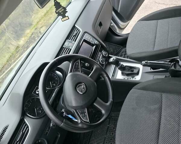 Сірий Шкода Октавія, об'ємом двигуна 1.8 л та пробігом 258 тис. км за 10950 $, фото 44 на Automoto.ua