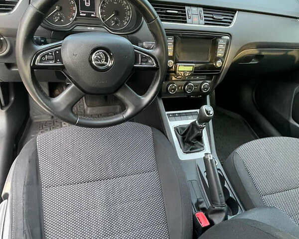 Сірий Шкода Октавія, об'ємом двигуна 1.97 л та пробігом 80 тис. км за 10000 $, фото 7 на Automoto.ua
