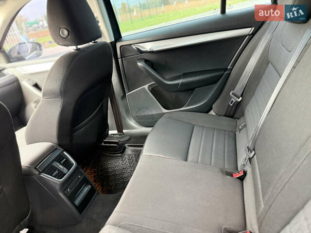 Серый Шкода Октавия, объемом двигателя 1.6 л и пробегом 158 тыс. км за 12500 $, фото 96 на Automoto.ua