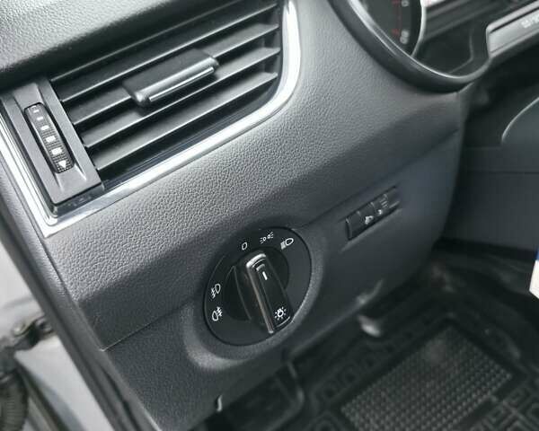 Сірий Шкода Октавія, об'ємом двигуна 1.8 л та пробігом 258 тис. км за 10950 $, фото 26 на Automoto.ua
