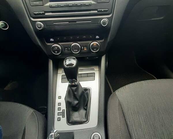 Сірий Шкода Октавія, об'ємом двигуна 1.97 л та пробігом 301 тис. км за 13300 $, фото 13 на Automoto.ua