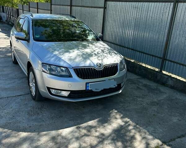 Сірий Шкода Октавія, об'ємом двигуна 1.6 л та пробігом 176 тис. км за 11000 $, фото 1 на Automoto.ua