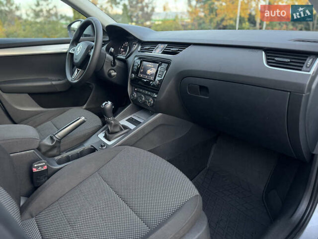 Сірий Шкода Октавія, об'ємом двигуна 1.6 л та пробігом 180 тис. км за 10399 $, фото 22 на Automoto.ua
