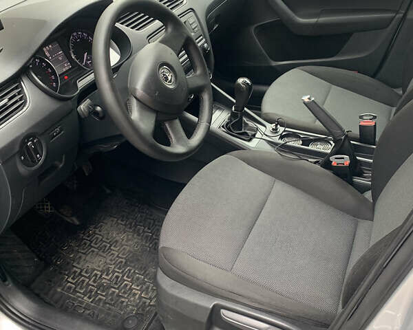 Серый Шкода Октавия, объемом двигателя 1.6 л и пробегом 255 тыс. км за 9700 $, фото 6 на Automoto.ua