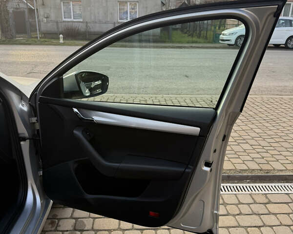 Сірий Шкода Октавія, об'ємом двигуна 1.6 л та пробігом 264 тис. км за 9600 $, фото 23 на Automoto.ua