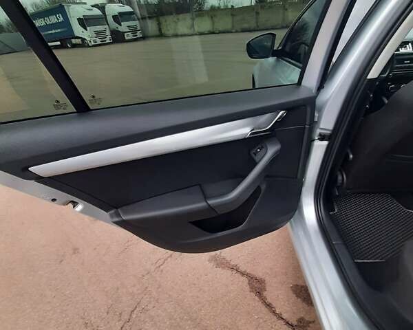 Сірий Шкода Октавія, об'ємом двигуна 1.97 л та пробігом 301 тис. км за 13300 $, фото 17 на Automoto.ua