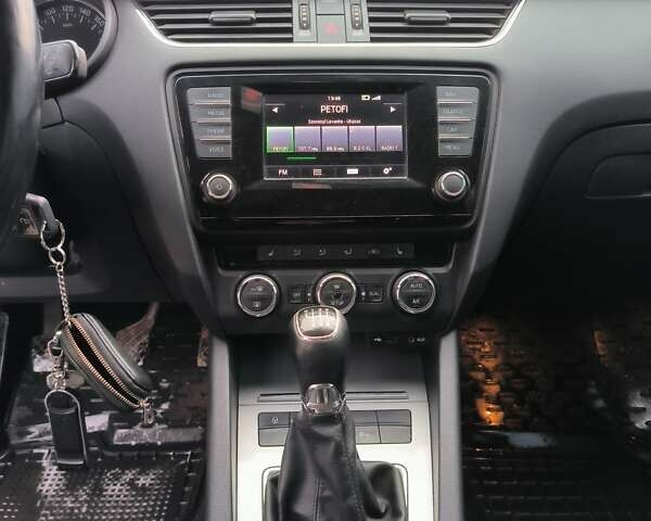 Серый Шкода Октавия, объемом двигателя 1.97 л и пробегом 275 тыс. км за 12000 $, фото 10 на Automoto.ua