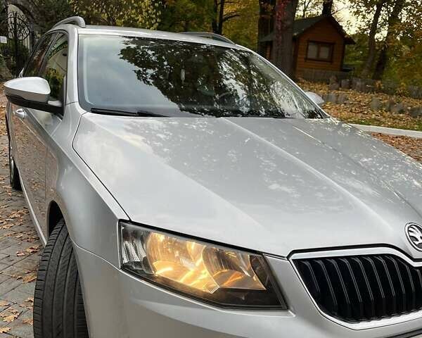 Серый Шкода Октавия, объемом двигателя 1.6 л и пробегом 278 тыс. км за 10300 $, фото 3 на Automoto.ua