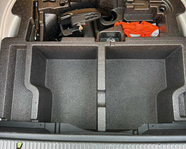 Сірий Шкода Октавія, об'ємом двигуна 1.6 л та пробігом 264 тис. км за 9600 $, фото 22 на Automoto.ua