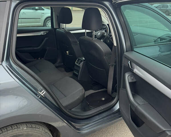 Сірий Шкода Октавія, об'ємом двигуна 1.8 л та пробігом 228 тис. км за 11300 $, фото 25 на Automoto.ua