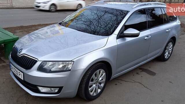 Шкода Октавия 2014 в Ужгороде на Automoto.ua Серый Шкода Октавия, объемом двигателя 1.6 л и пробегом 225 тыс. км за 10900 $, фото 4 на Automoto.ua