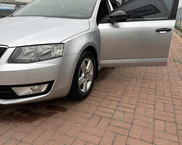 Серый Шкода Октавия, объемом двигателя 1.6 л и пробегом 270 тыс. км за 9300 $, фото 10 на Automoto.ua