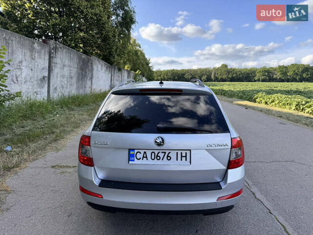 Серый Шкода Октавия, объемом двигателя 1.6 л и пробегом 260 тыс. км за 10000 $, фото 9 на Automoto.ua