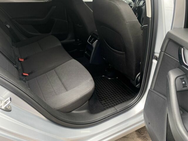 Сірий Шкода Октавія, об'ємом двигуна 2 л та пробігом 205 тис. км за 10500 $, фото 5 на Automoto.ua