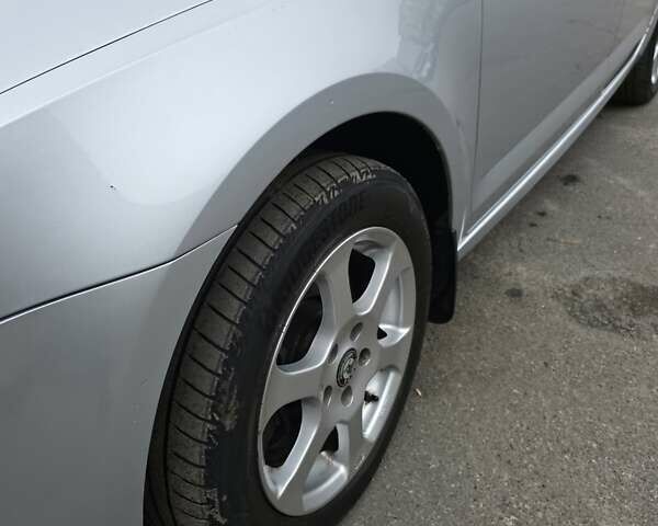 Сірий Шкода Октавія, об'ємом двигуна 1.8 л та пробігом 258 тис. км за 10950 $, фото 33 на Automoto.ua