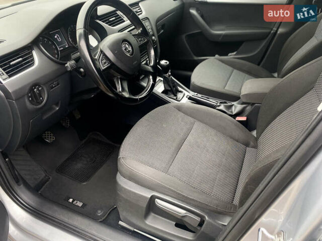 Серый Шкода Октавия, объемом двигателя 1.97 л и пробегом 315 тыс. км за 9999 $, фото 3 на Automoto.ua