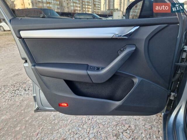 Серый Шкода Октавия, объемом двигателя 1.8 л и пробегом 235 тыс. км за 14500 $, фото 31 на Automoto.ua