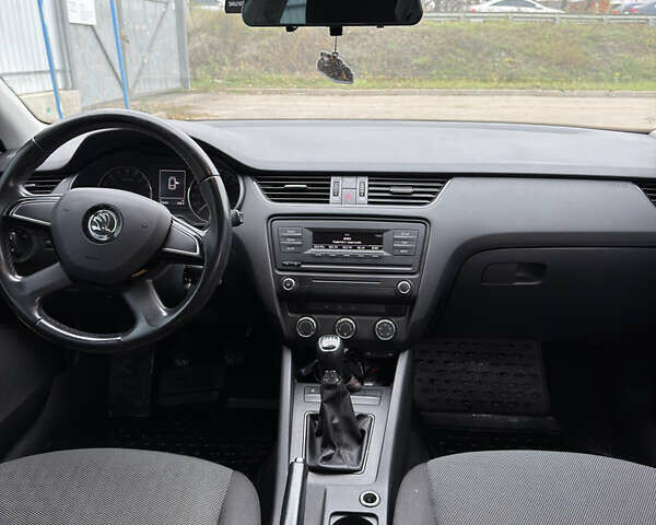 Серый Шкода Октавия, объемом двигателя 1.6 л и пробегом 270 тыс. км за 9300 $, фото 15 на Automoto.ua