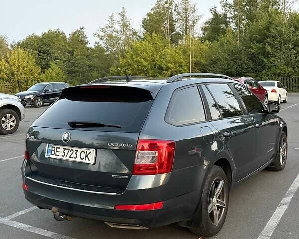 Сірий Шкода Октавія, об'ємом двигуна 1.6 л та пробігом 302 тис. км за 11000 $, фото 4 на Automoto.ua