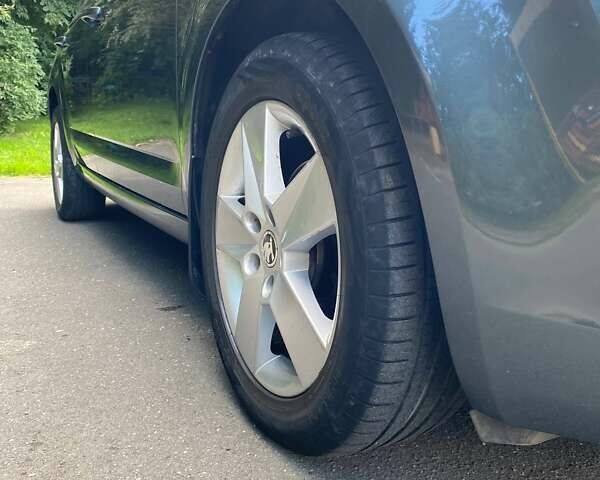 Шкода Октавия 2014 в Хмельницком на Automoto.ua Серый Шкода Октавия, объемом двигателя 1.6 л и пробегом 270 тыс. км за 11999 $, фото 36 на Automoto.ua