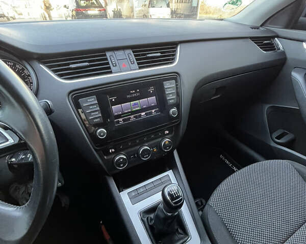 Серый Шкода Октавия, объемом двигателя 1.6 л и пробегом 259 тыс. км за 10199 $, фото 13 на Automoto.ua