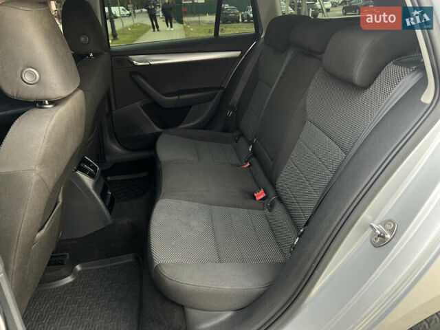 Серый Шкода Октавия, объемом двигателя 2 л и пробегом 303 тыс. км за 9200 $, фото 28 на Automoto.ua