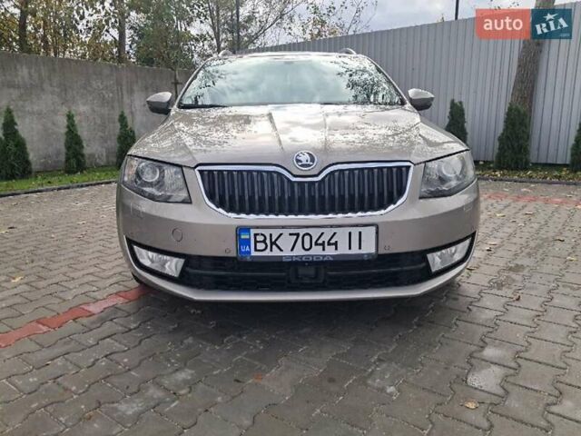 Шкода Октавія 2014 у Костополе на Automoto.ua Сірий Шкода Октавія, об'ємом двигуна 1.97 л та пробігом 364 тис. км за 11600 $, фото 1 на Automoto.ua