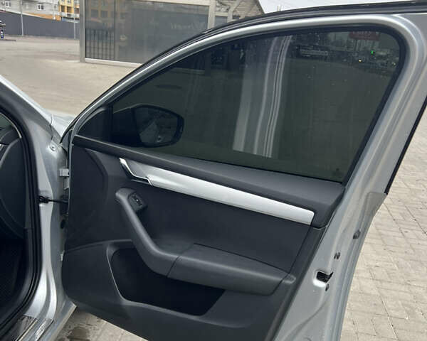 Серый Шкода Октавия, объемом двигателя 1.6 л и пробегом 207 тыс. км за 11000 $, фото 19 на Automoto.ua