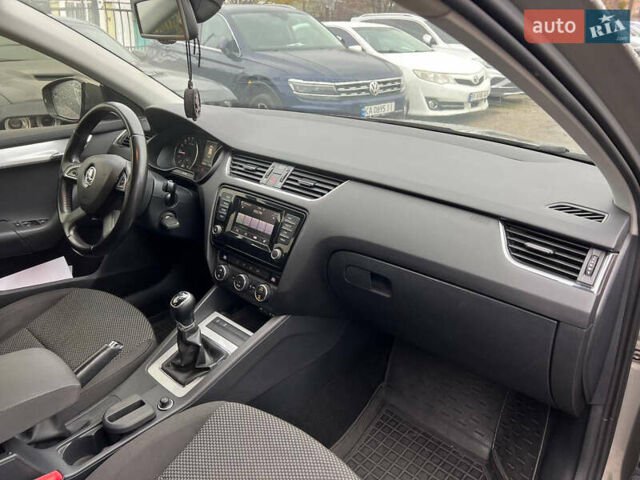Серый Шкода Октавия, объемом двигателя 1.6 л и пробегом 264 тыс. км за 10600 $, фото 17 на Automoto.ua
