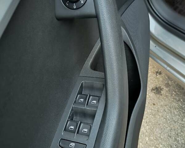 Серый Шкода Октавия, объемом двигателя 1.97 л и пробегом 268 тыс. км за 12599 $, фото 24 на Automoto.ua