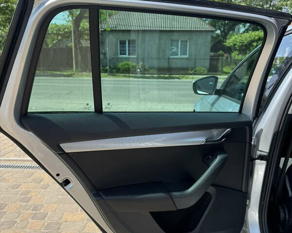 Сірий Шкода Октавія, об'ємом двигуна 1.6 л та пробігом 265 тис. км за 9999 $, фото 16 на Automoto.ua