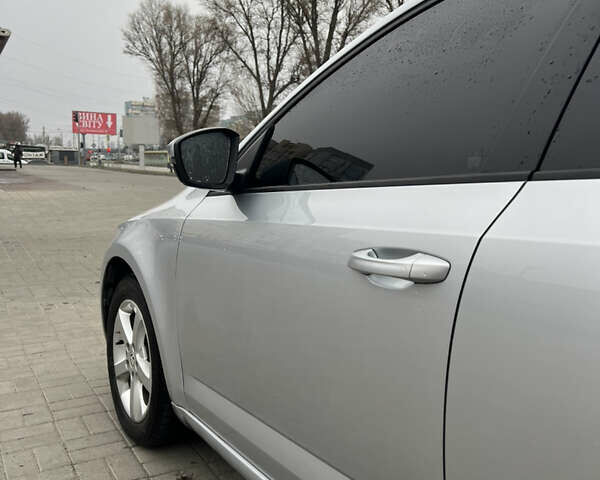 Серый Шкода Октавия, объемом двигателя 1.6 л и пробегом 207 тыс. км за 11000 $, фото 5 на Automoto.ua