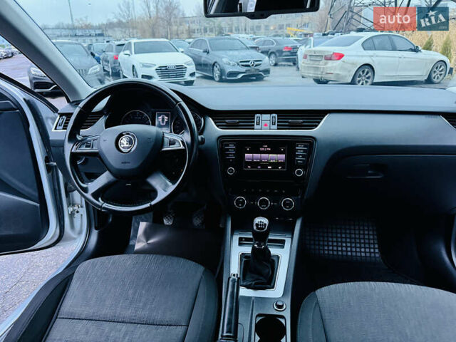 Серый Шкода Октавия, объемом двигателя 1.8 л и пробегом 250 тыс. км за 9900 $, фото 17 на Automoto.ua