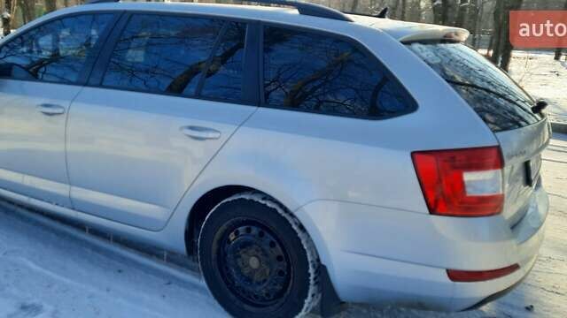 Сірий Шкода Октавія, об'ємом двигуна 1.6 л та пробігом 315 тис. км за 9000 $, фото 4 на Automoto.ua