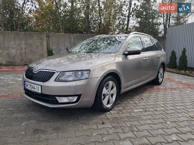 Шкода Октавія 2014 у Костополе на Automoto.ua Сірий Шкода Октавія, об'ємом двигуна 1.97 л та пробігом 364 тис. км за 11600 $, фото 5 на Automoto.ua