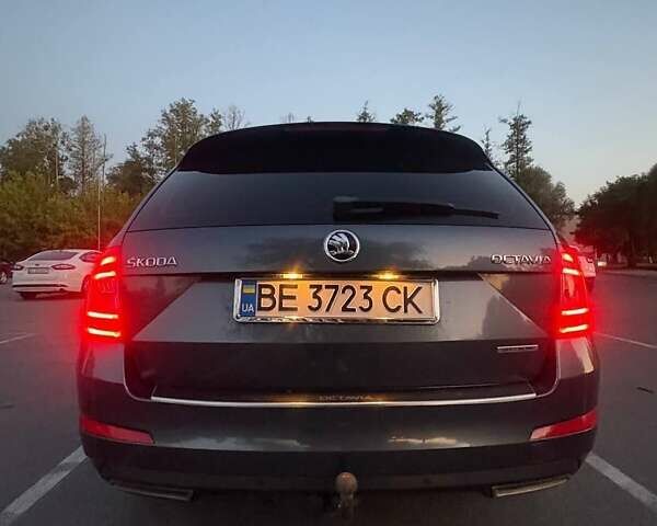 Сірий Шкода Октавія, об'ємом двигуна 1.6 л та пробігом 302 тис. км за 11000 $, фото 1 на Automoto.ua