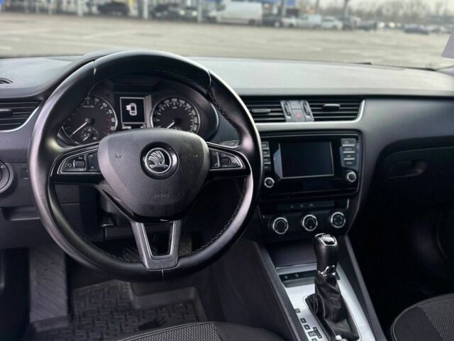 Серый Шкода Октавия, объемом двигателя 0 л и пробегом 237 тыс. км за 10300 $, фото 6 на Automoto.ua