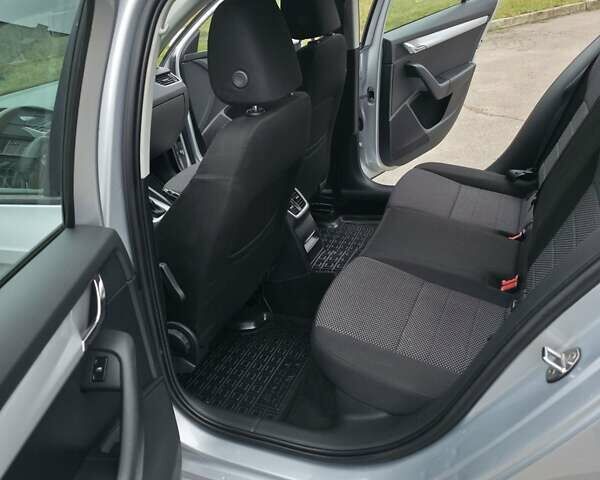 Сірий Шкода Октавія, об'ємом двигуна 1.8 л та пробігом 258 тис. км за 10950 $, фото 43 на Automoto.ua