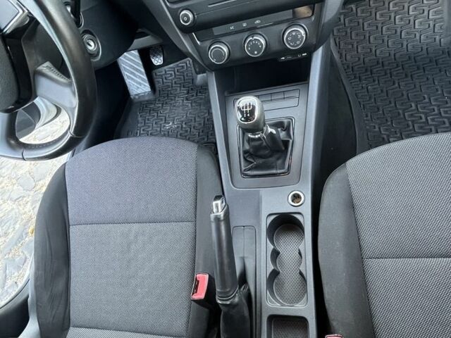 Серый Шкода Октавия, объемом двигателя 1.6 л и пробегом 370 тыс. км за 8900 $, фото 6 на Automoto.ua